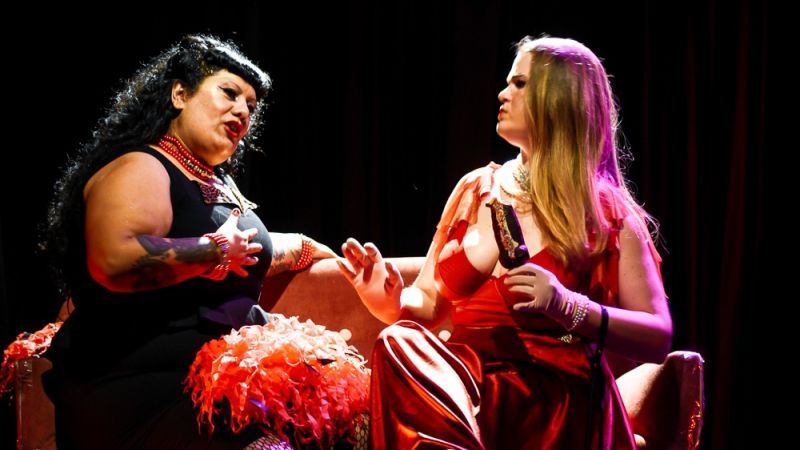 Danza y teatro en una entretenida obra de sensualidad y amor